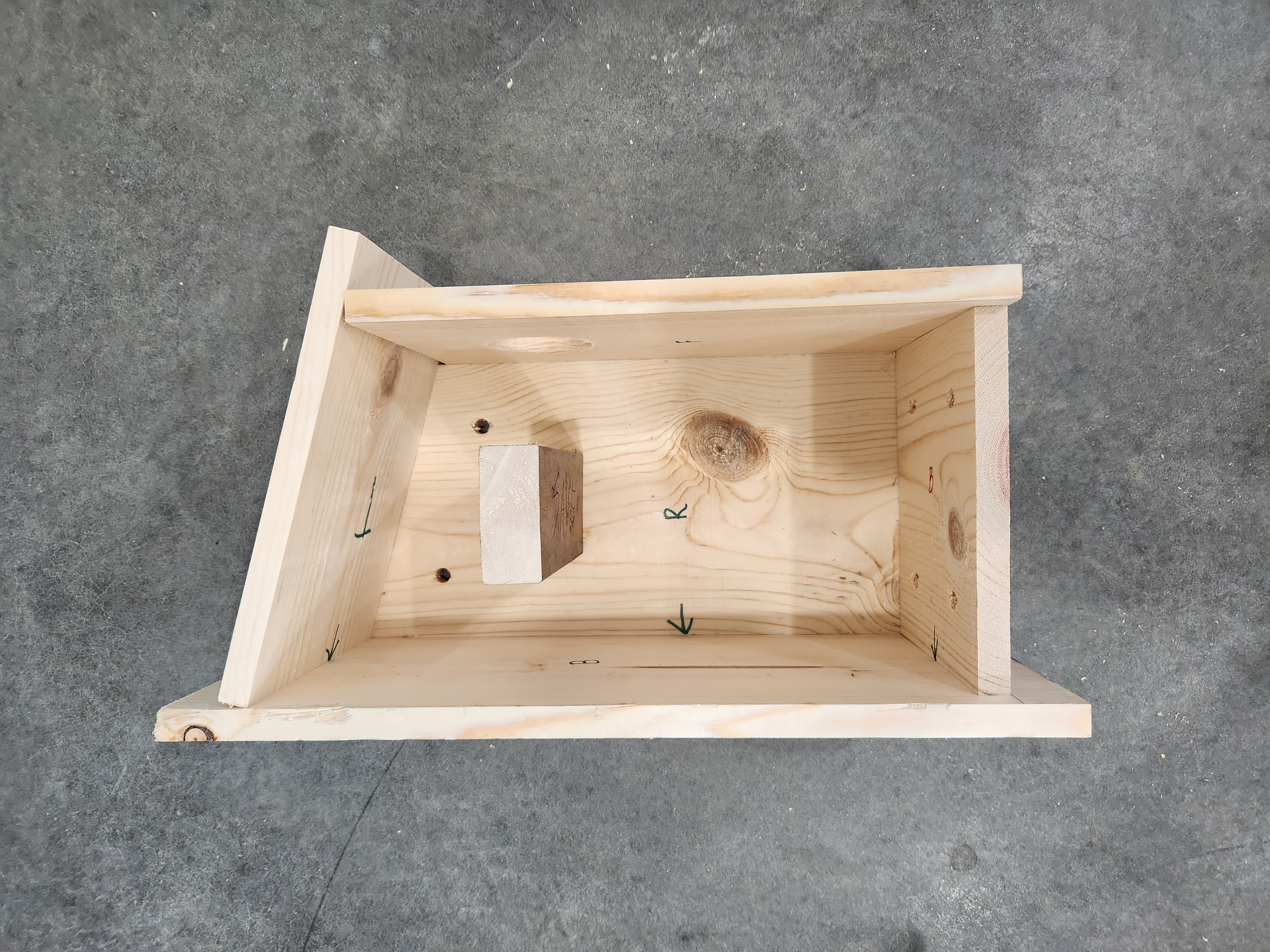 Block spacer inside the box